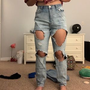 urban outfitters mom jeans